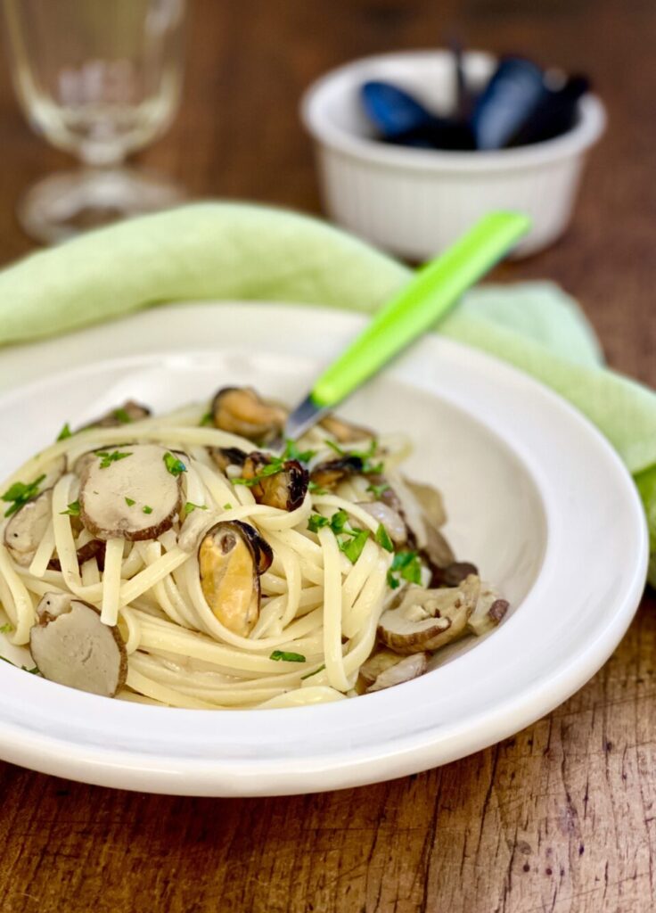 Linguine con Cozze e Funghi Porcini