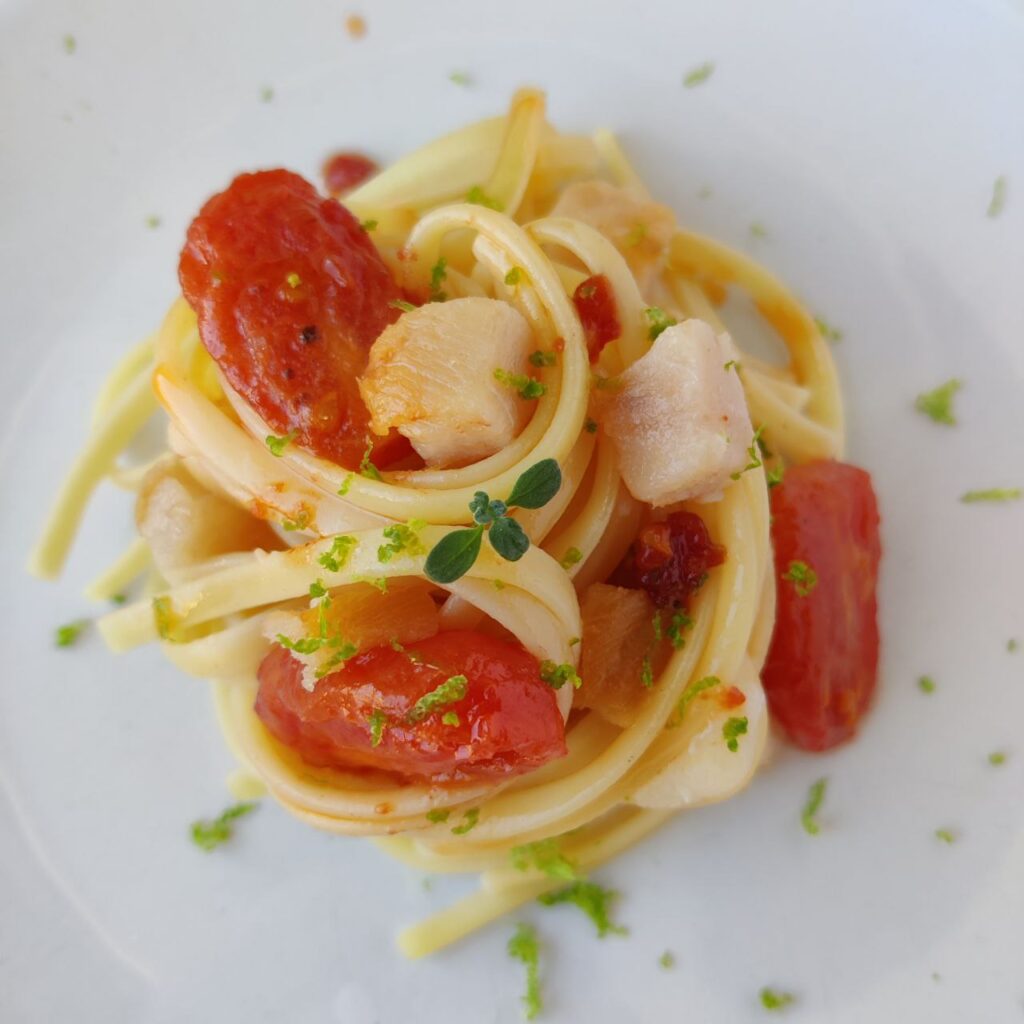 Linguine con Storione, Pomodorini e Lime